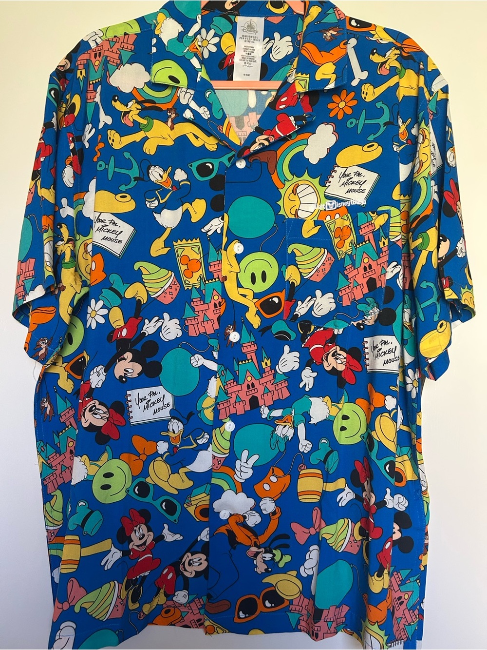 Disney Mickey Minnie Donald Pluto Daisy Castle Chipmunksbutton down logo shirt